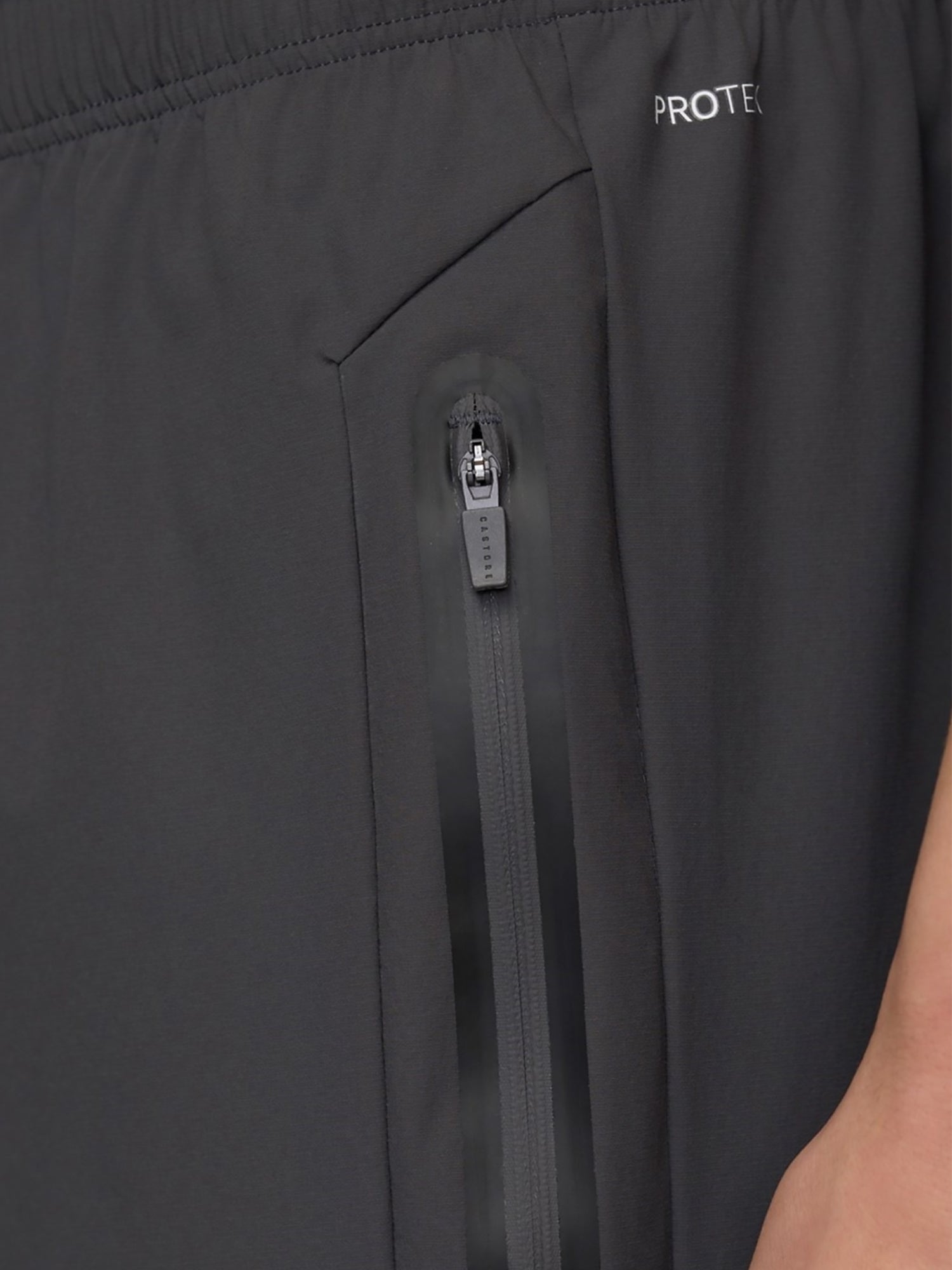 Castore Flex Lightweight Joggers Gunmetal/Black from Saxumo.com