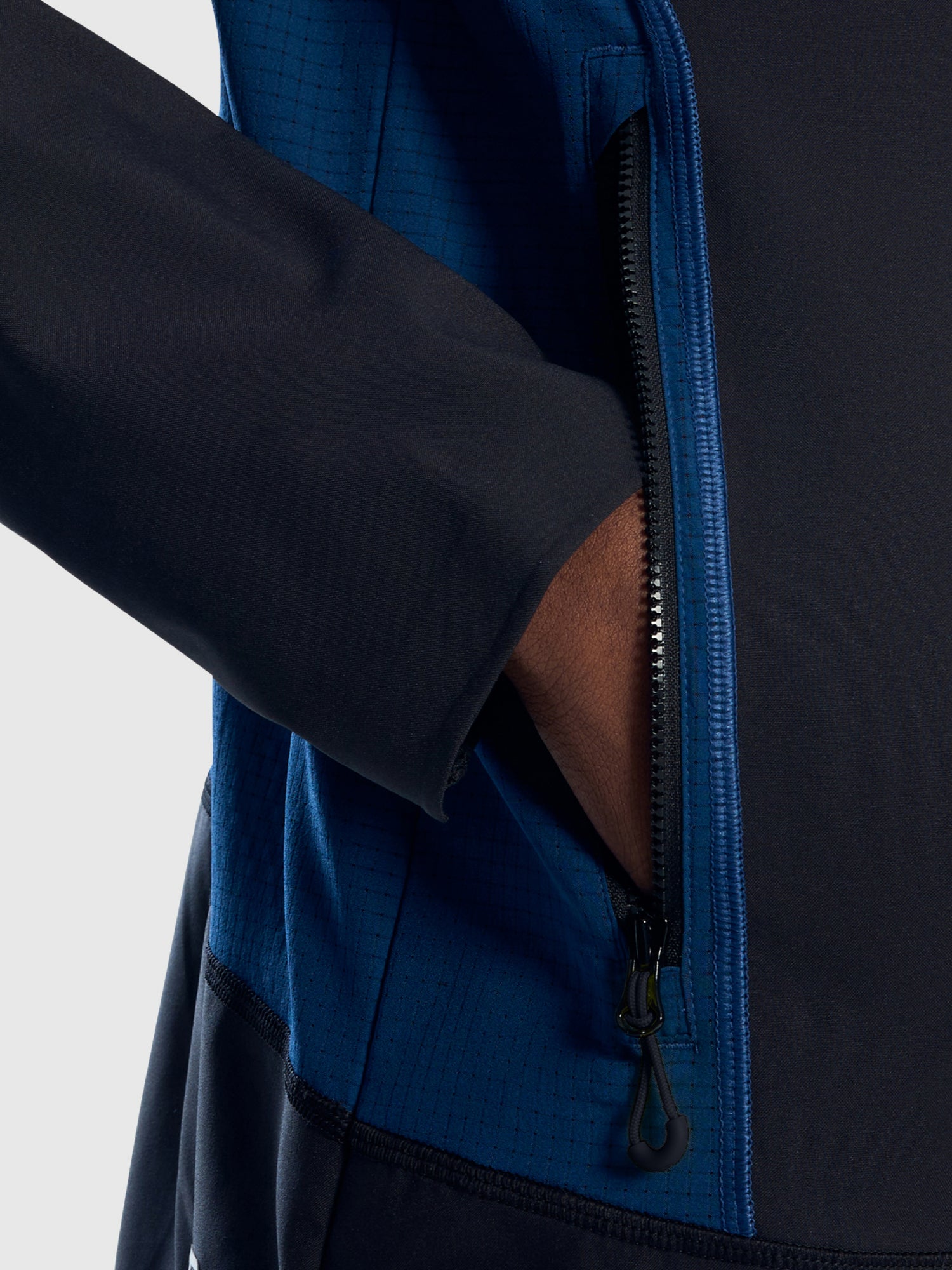 Berghaus Wavertree Hooded Jacket Black from Saxumo.com