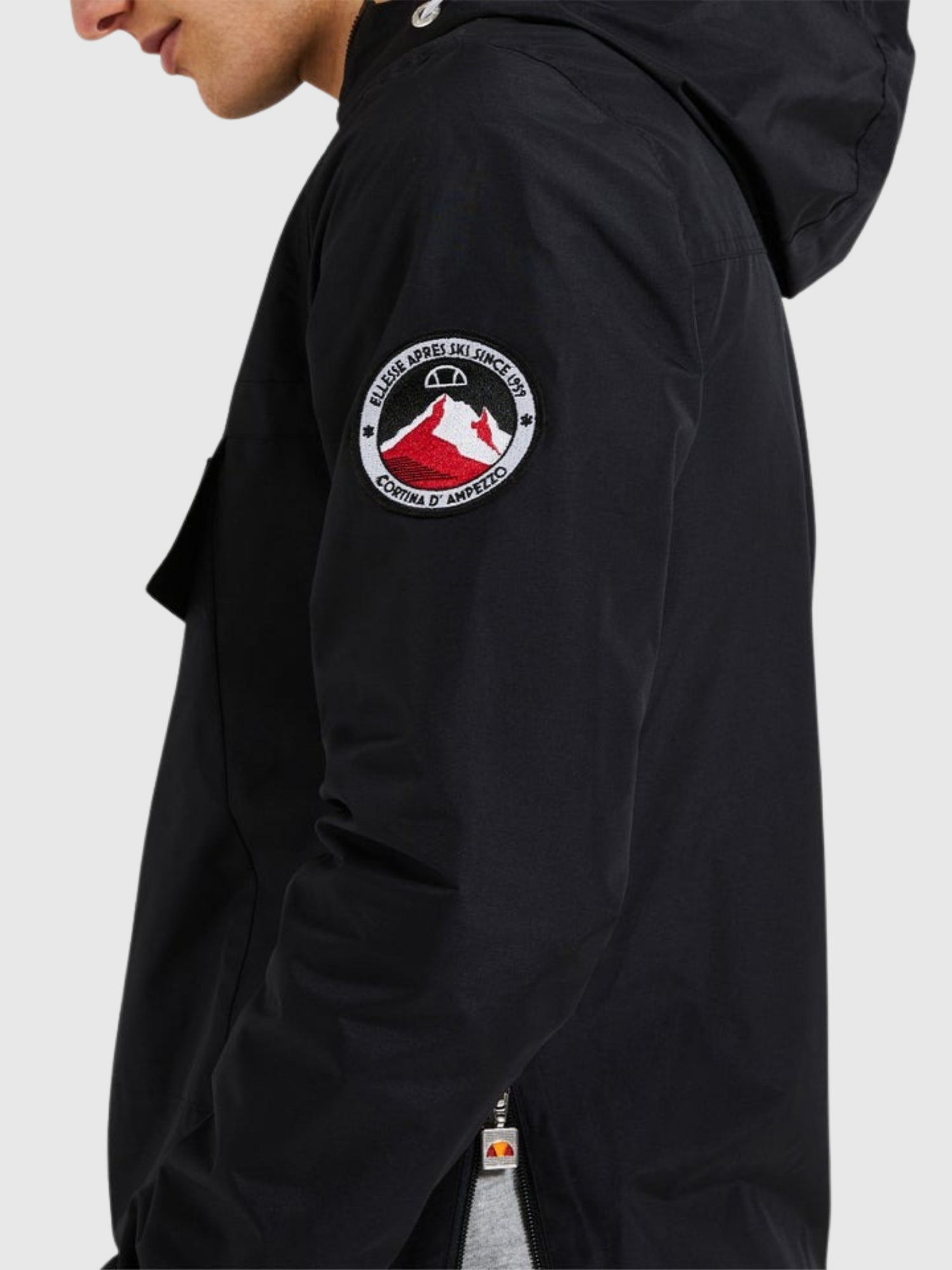 Ellesse Mount 2 OH Jacket Anthracite from Saxumo.com