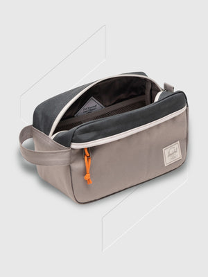 Herschel Chapter Travel Kit Dovesh from Saxumo.com