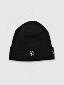 New Era Metallic Badge Cuffed Yankees Beanie Black from Saxumo.com
